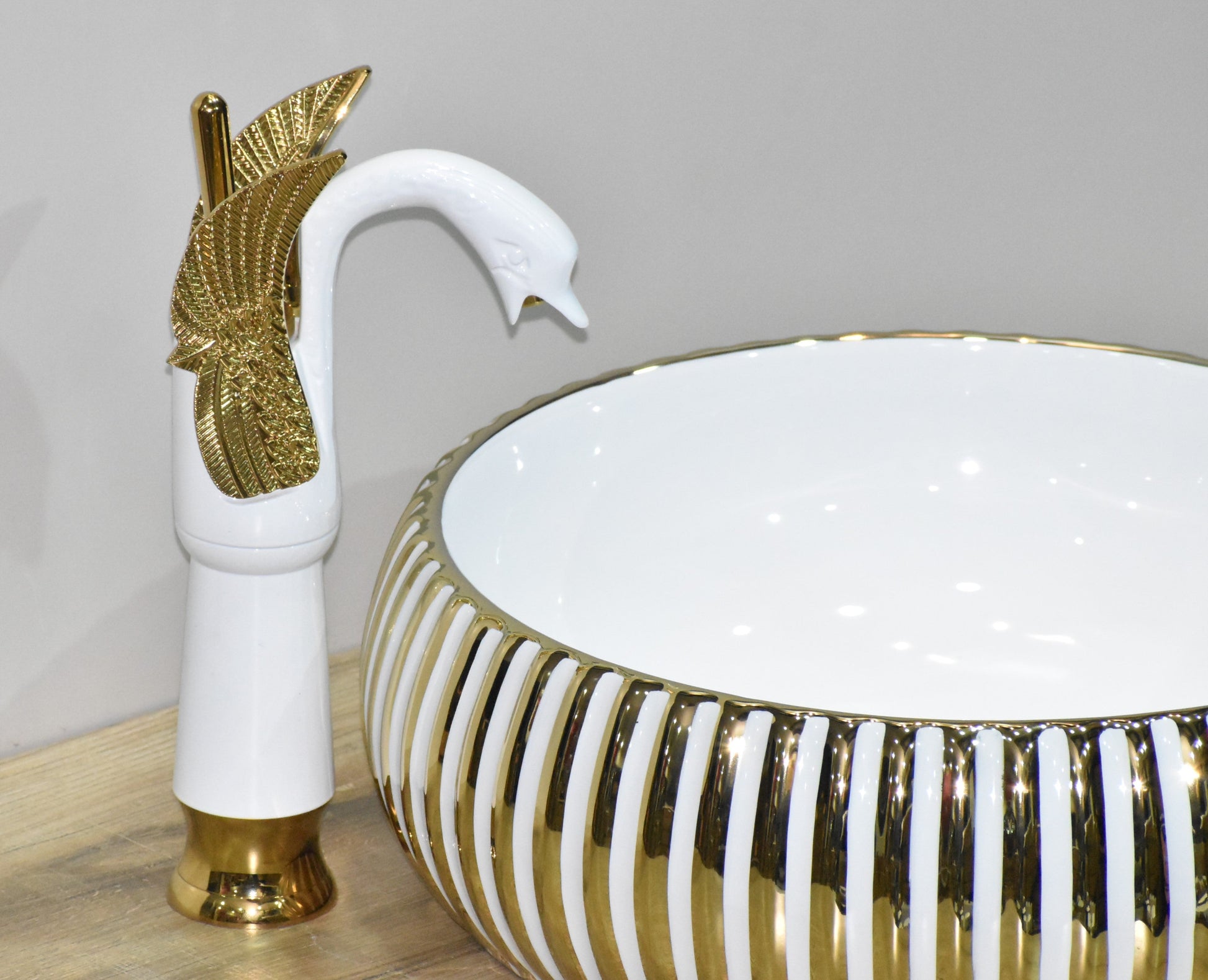 InArt Ceramic Counter or Table Top Wash Basin 41x41 CM Gold White Color - InArt-Studio